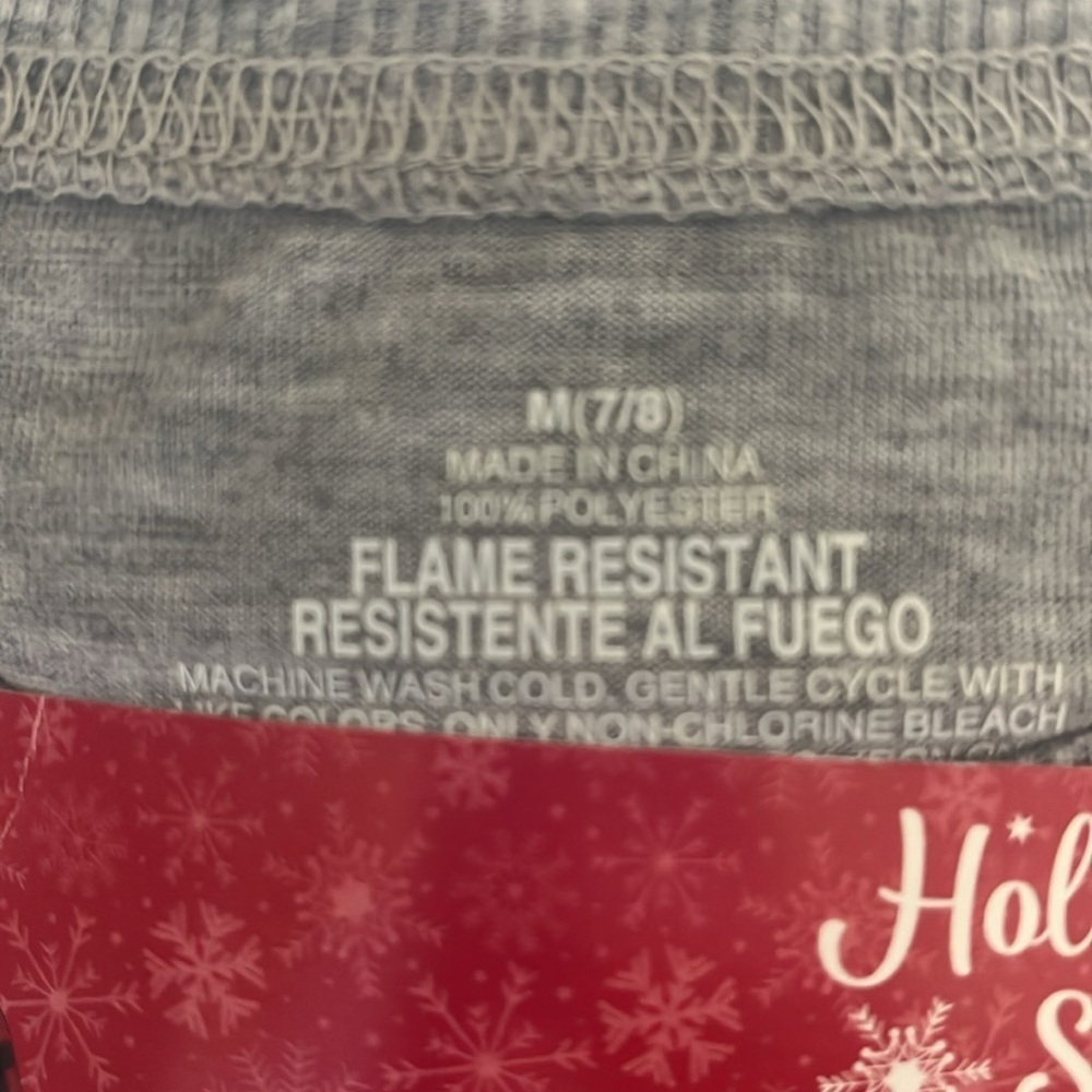 ♥️Happy Holidays Girl’s Buffalo Plaid Pajamas M7/8 - Picture 4 of 4